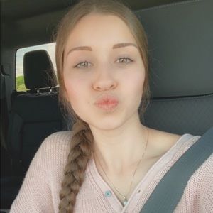 Meet your Posher, Hannah